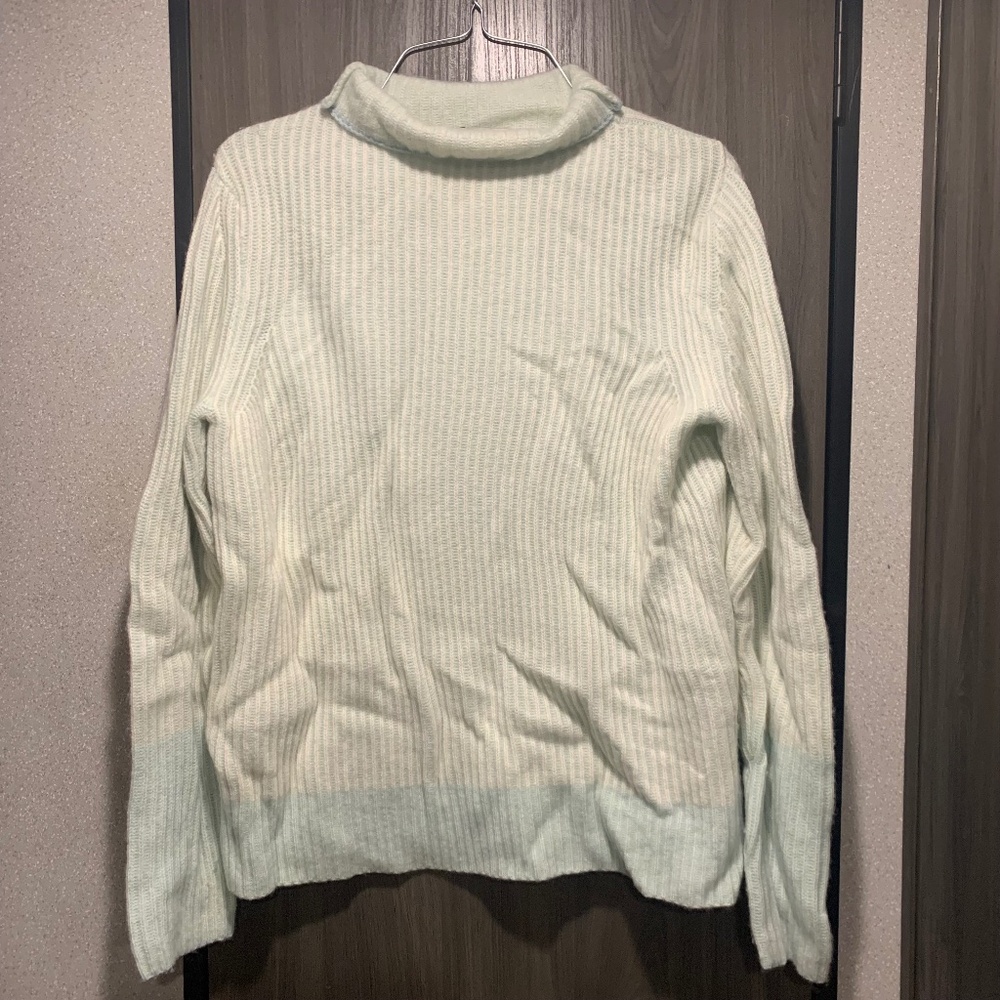 18. Kinross Cashmere Turtleneck Sweater Size Small